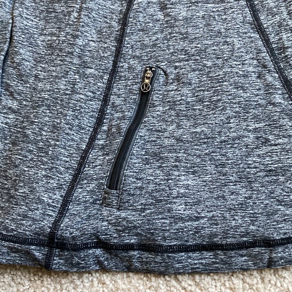 Lululemon active top - Picture 3 of 6